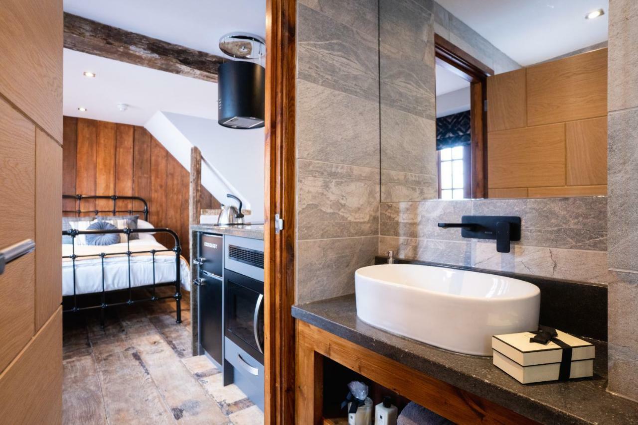 Old Infirmary Aparthotel Worcester Bagian luar foto