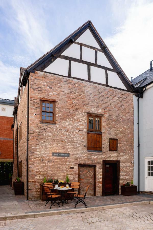 Old Infirmary Aparthotel Worcester Bagian luar foto