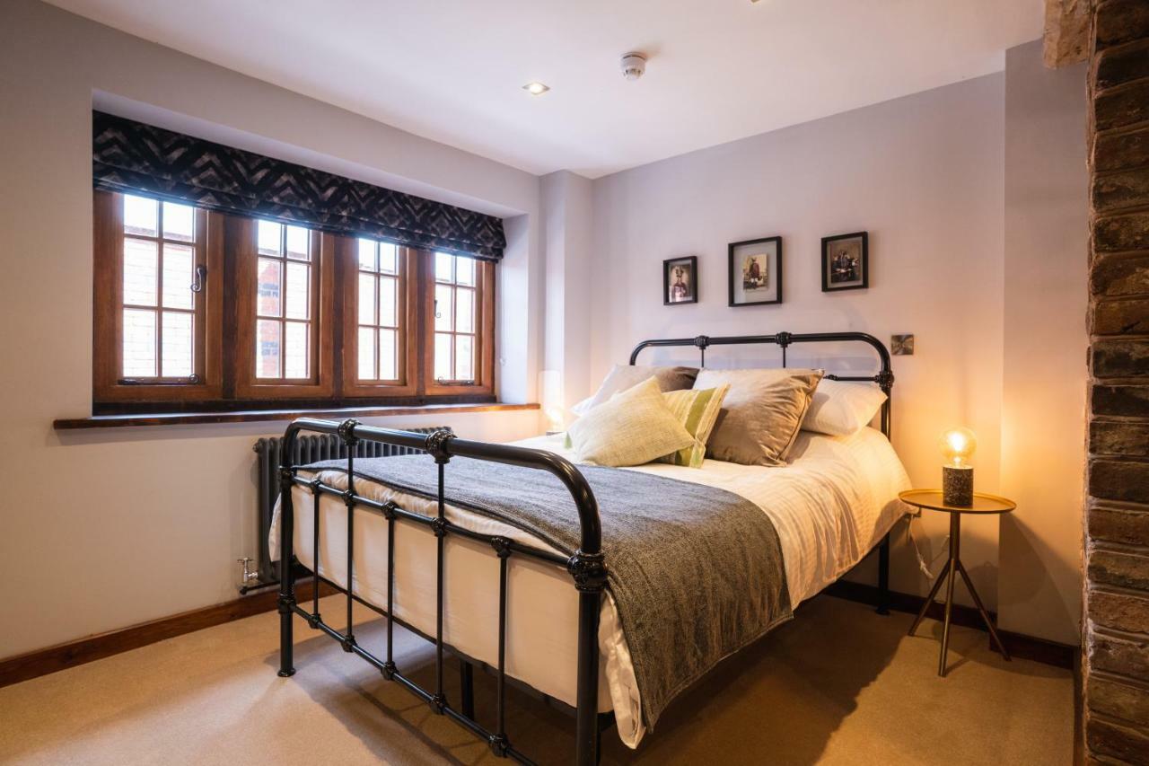 Old Infirmary Aparthotel Worcester Bagian luar foto
